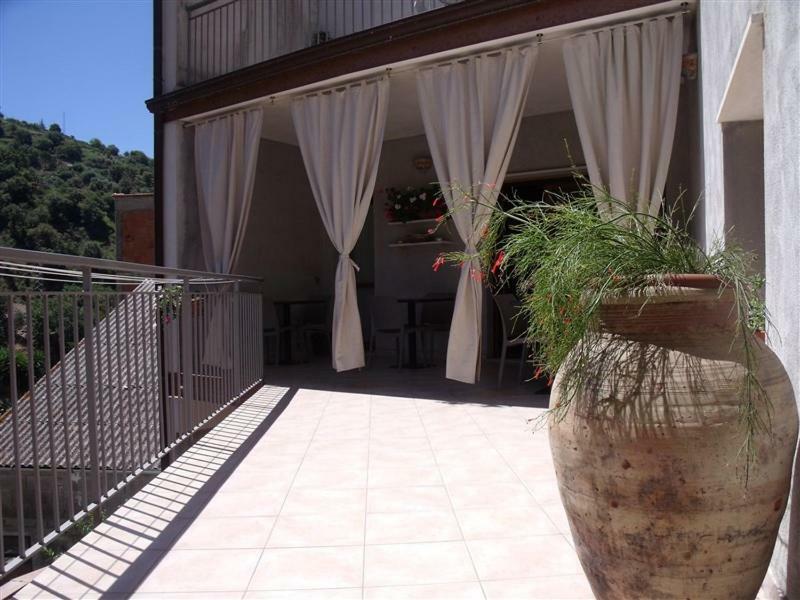 Bed And Breakfast Il Vicolo Graniti Zewnętrze zdjęcie